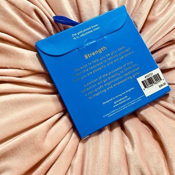 ✨ban.do Strength Necklace✨ - Picture 2 of 4